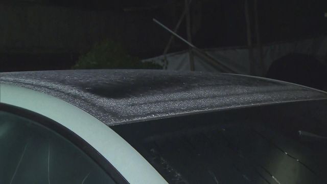 天氣｜天文台連續兩日發霜凍警告　打鼓嶺多架私家車車頂結薄霜