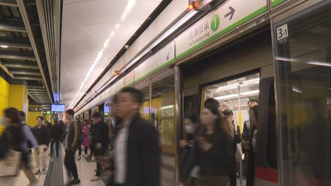 MTR trains delayed during morning commuting hour