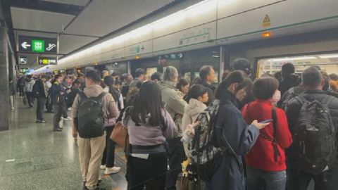 MTR service delay over tripping of overhead power system