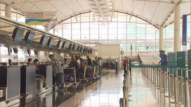 外遊注意｜燃油附加費加完又減　國泰下月調低逾25%　來回最多慳近$400｜附收費詳情