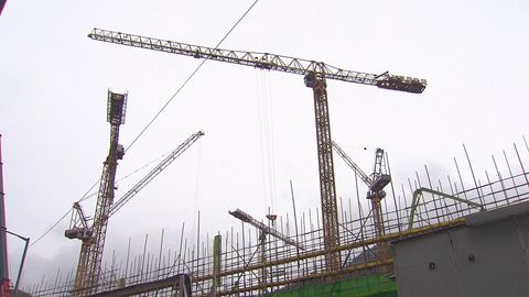 宏福苑五級火｜李家超冀共同推動善後工作　政府動議針對大廈維修等修訂法例