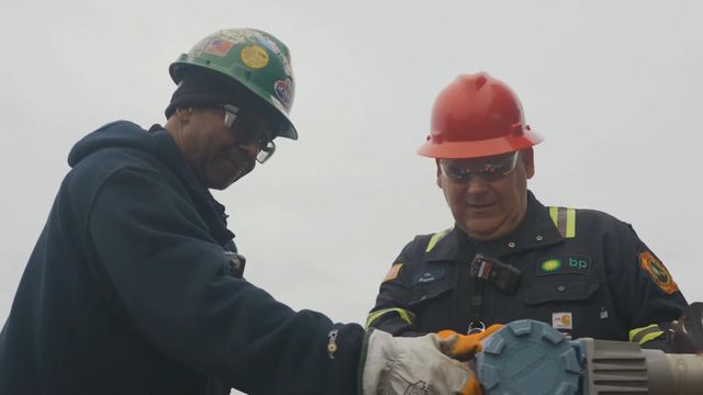 英國石油預告上季將有最多50億美元減值損失