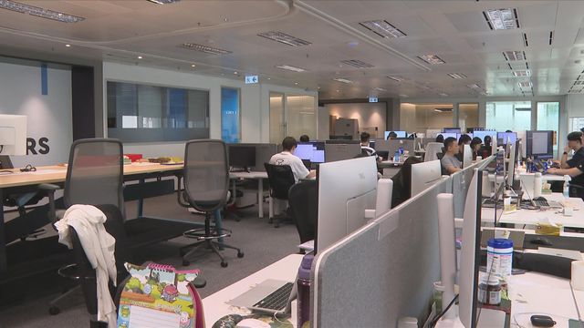 恒指曾跌超過300點　醫藥股受壓