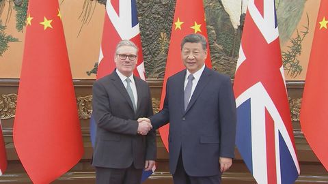 President Xi meets British PM Keir Starmer on fostering long-term strategic partnership