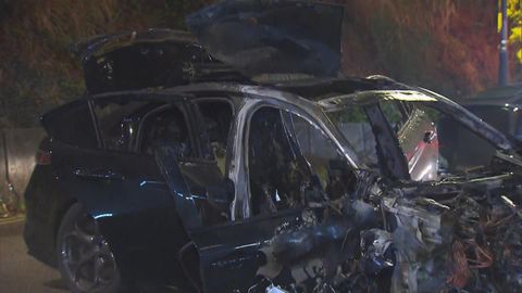 Private car went up in flames in Sha Tin after crash