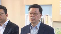 宏福苑五級火|李家超探訪臨時安置居民 透露短期內公布長遠安置方案 宏福苑五級火|李家超探訪臨時安置居民 透露短期內公布長遠安置方案