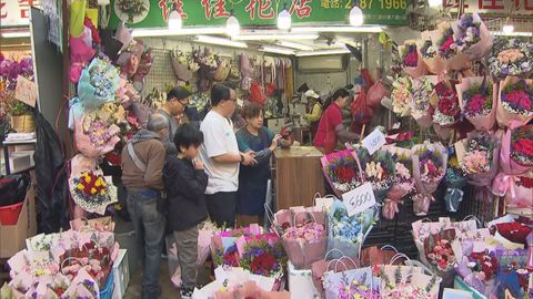Flower shopping in Mong Kok Flower Market on Valentine's Day