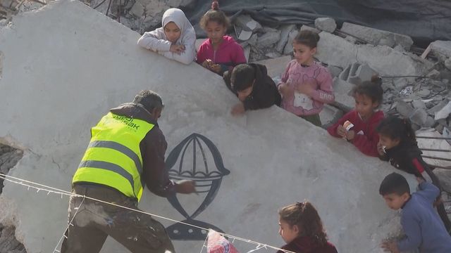 Artists bring small joy to devastated Gaza