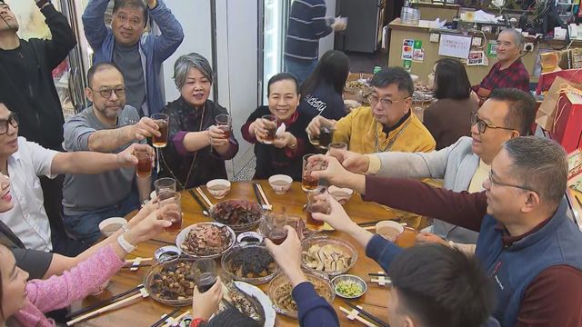 Traditional Lunar New Year lunch at dried seafood shop