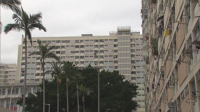 彩虹邨五旬婦舉報18歲女兒吸毒　警方到場搜獲懷疑依托咪酯