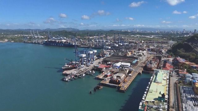 巴拿馬執法人員搜查長和子公司辦公室