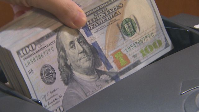 美元匯價升逾1%　每百日圓兌港元低見4.94水平