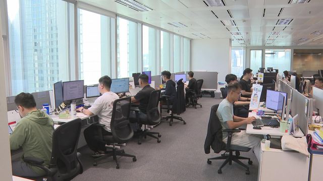 港股午市跌勢持續於兩萬五關口爭持　金融股沽壓重