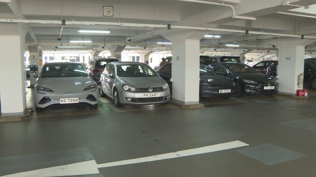 運輸署本地車市統計〡比亞迪首度擊敗Tesla 成銷量第一〡延伸閱讀 運輸署本地車市統計〡比亞迪首度擊敗Tesla 成銷量第一〡延伸閱讀