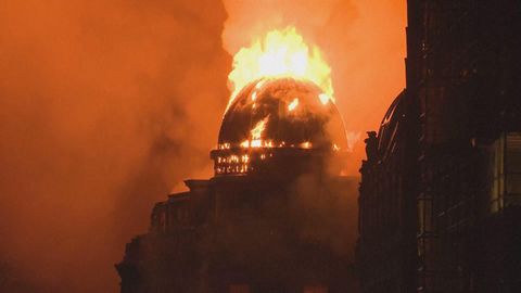 Glasgow fire closes busy train station