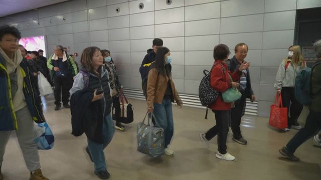 Taiwan residents return home from Middle East via Shanghai