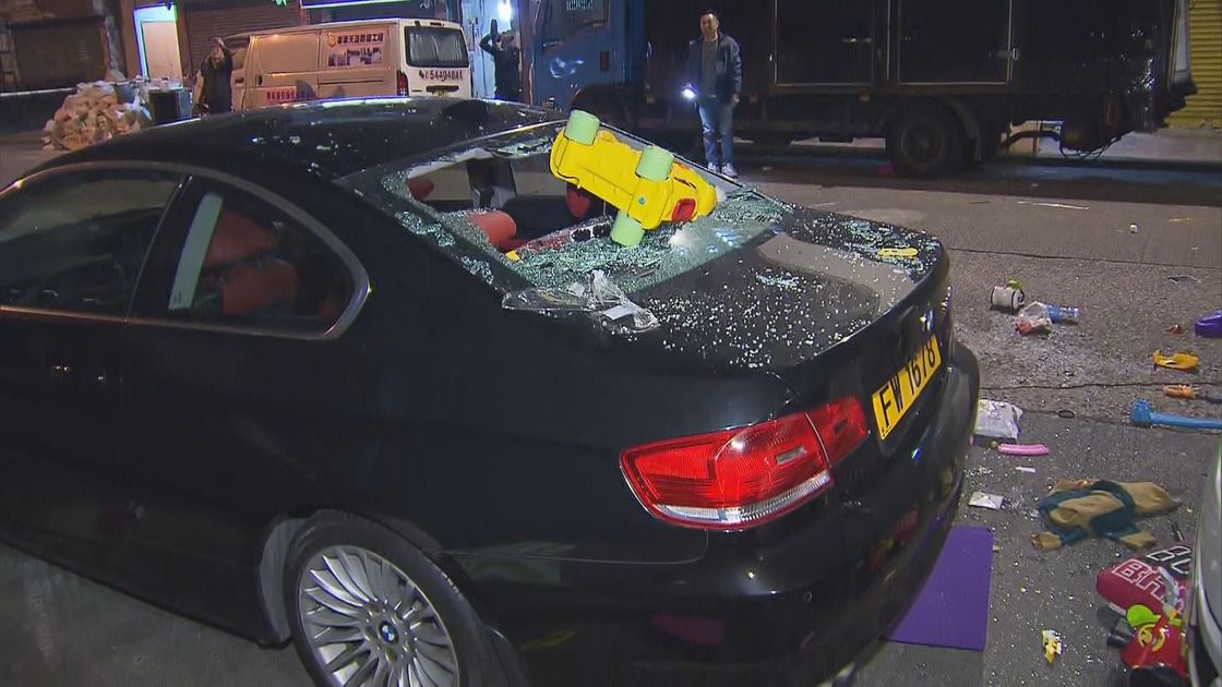 Toy thrown from building damaged parked car | 無綫新聞TVB News