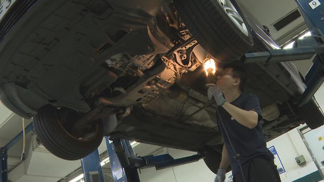 時事多面睇｜電動車逐漸取代燃油車　智庫倡車房及早轉型迎接新時代