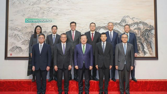 Xia Baolong meets Paul Chan, voices support for HK's first 5-year plan