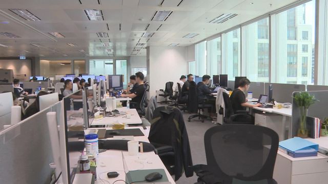 市場憂國際油價持續攀升　港股曾跌逾800點