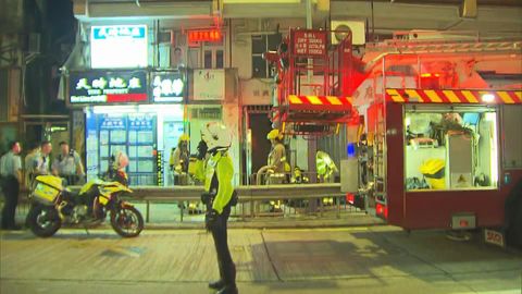 上環有住宅大廈發生火警無人傷　十多個住戶自行疏散到安全地方