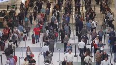 Sluggish airport operations continue as US senators' immigration row deepens