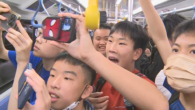 港鐵荃灣綫即日起逐步轉用新列車Q-Train 運作大致暢順 港鐵荃灣綫即日起逐步轉用新列車Q-Train 運作大致暢順