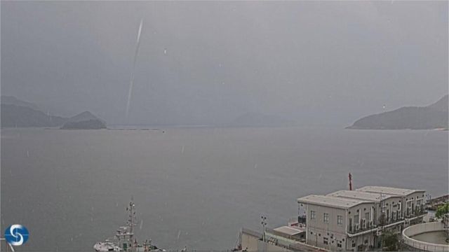 今早黃雨期間　西貢水警東警署對出海面出現水龍捲