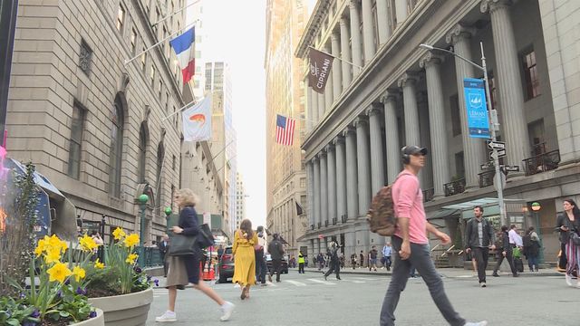 巴菲特︰巴郡將續持有大量現金儲備　待真正入市機會