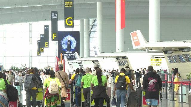 內地兩間航空公司周日上調國內航線燃油附加費五倍