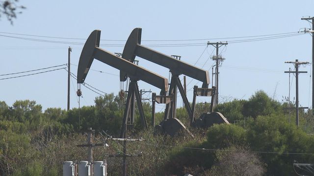 原油期貨價格續升　紐約期油曾升逾3%