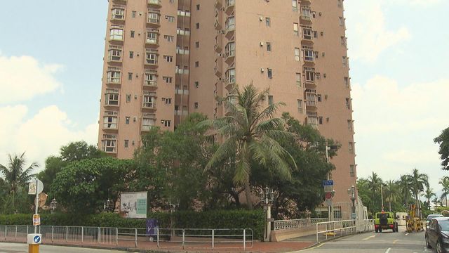 黃金海岸男子被困單位廁所　爬出窗外墮樓受傷