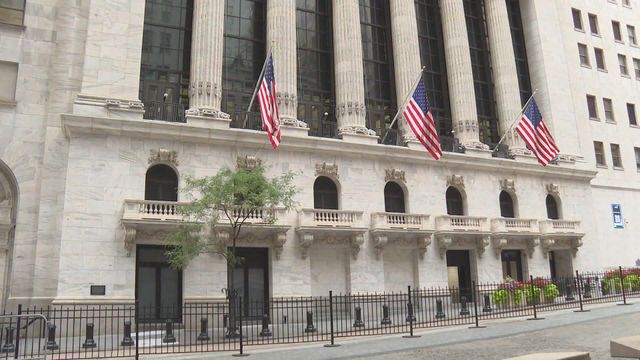 美股期貨下跌　道指期貨跌逾400點