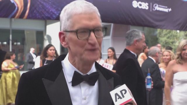 Tim Cook takes Chairman role at Apple