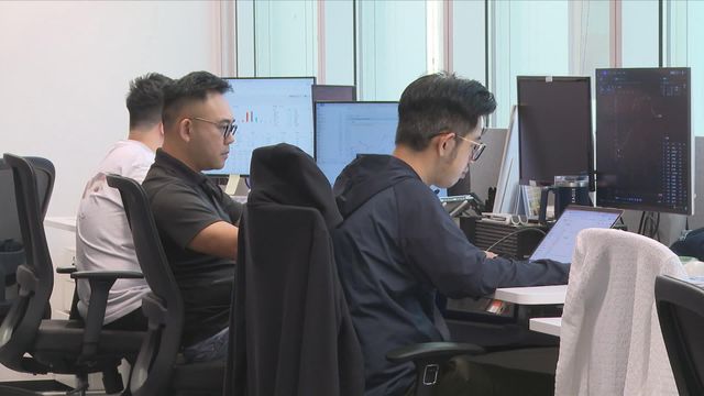 港股期指結算日升逾300點