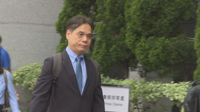 Senior Housing Bureau surveyor gives evidence at Tai Po fire inquiry