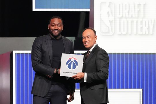 NBA｜巫師抽中狀元籤　爵士偕灰熊摘榜眼及探花順位