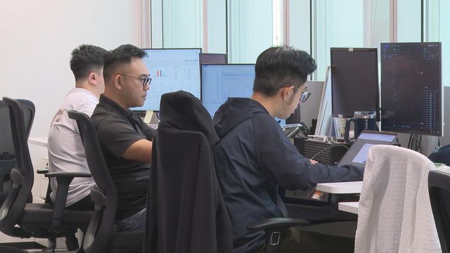 港股逼近26600點遇阻力　晶片股有回吐