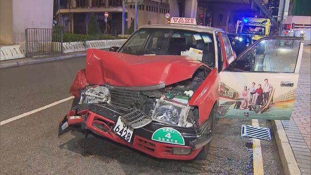 Four injured in head-on collision between taxi and private car in Tai Kok Tsui