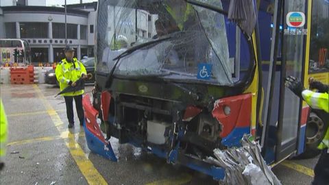 九龍灣宏照道巴士與旅遊巴相撞 最少19人受傷