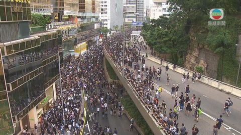 尖沙咀反修逃犯例遊行主辦方稱逾23萬人參與 警方指5.6萬人
