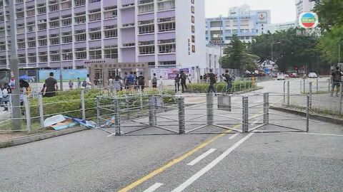 警方指將軍澳有示威者堵路嚴重影響交通 警告盡快停止違法行為