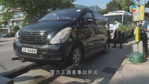 大埔林村新村附近有貨車及小巴相撞 貨車司機傷重死亡